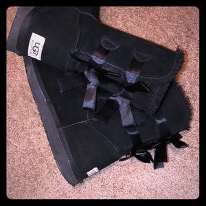 Cute black pair of UGGS💕